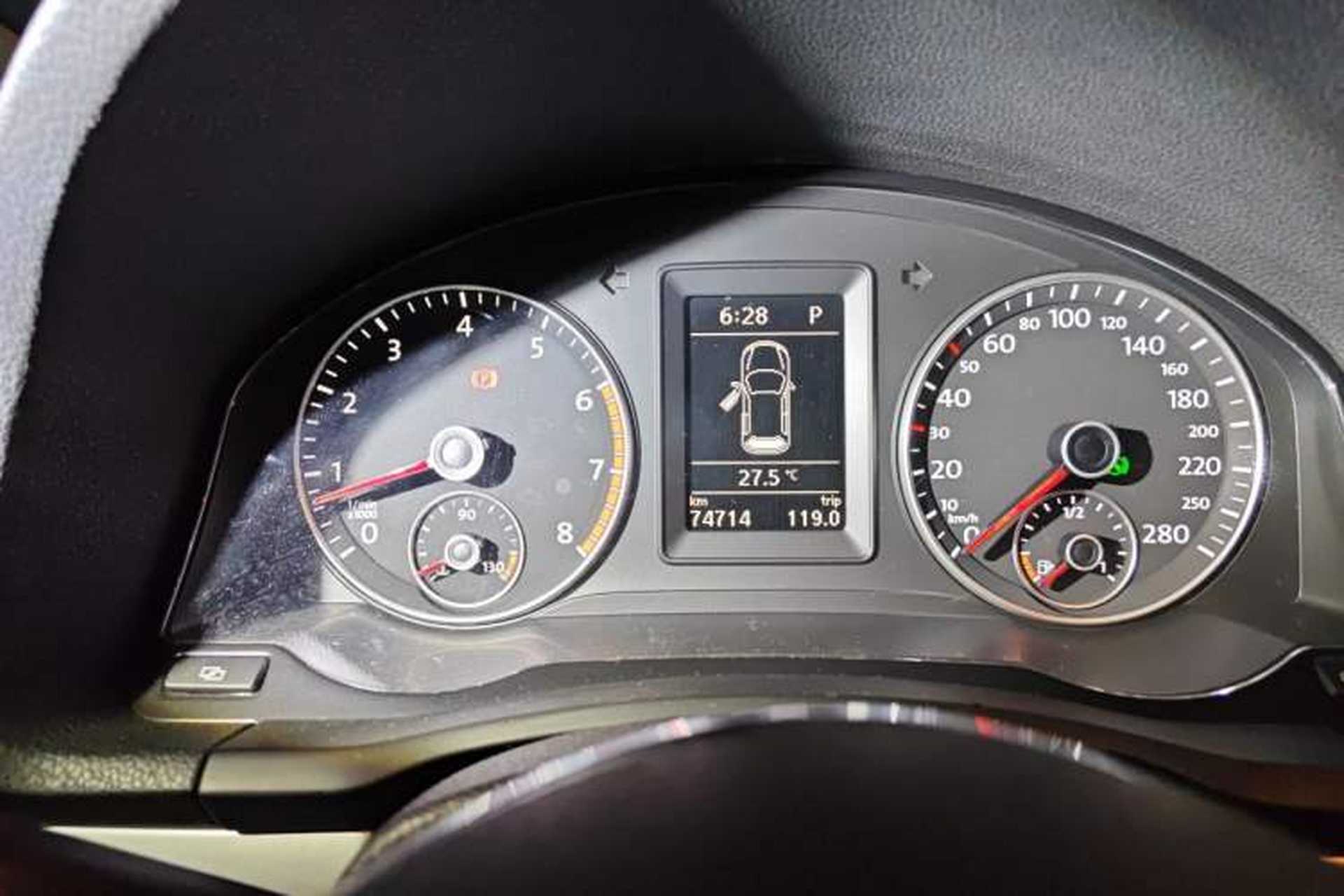 Used Volkswagen Scirocco 2011 1.4 TSI Single-Turbo Fashion Edition Instrument Cluster