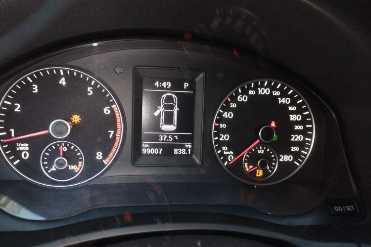 Used Volkswagen Scirocco 2011 1.4 TSI Single-Turbo Fashion Edition Instrument Cluster