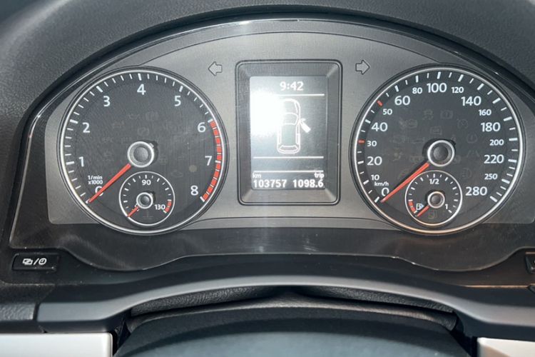 Used Volkswagen Scirocco 2011 2.0 TSI Luxury Edition Odometer Close Up
