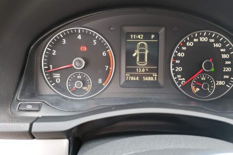 Used Volkswagen Scirocco 2011 1.4 TSI Comfort Edition Odometer Close Up