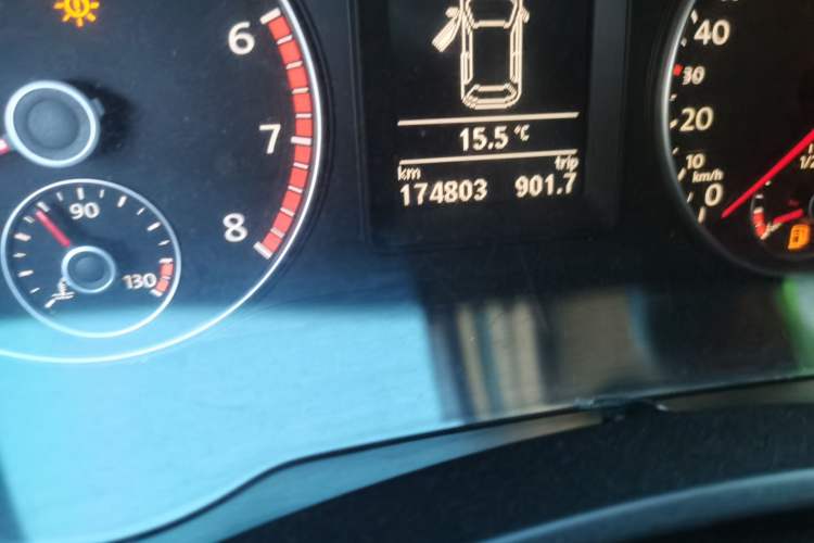Used Volkswagen Scirocco 2011 1.4 TSI Comfort Edition Odometer Close Up