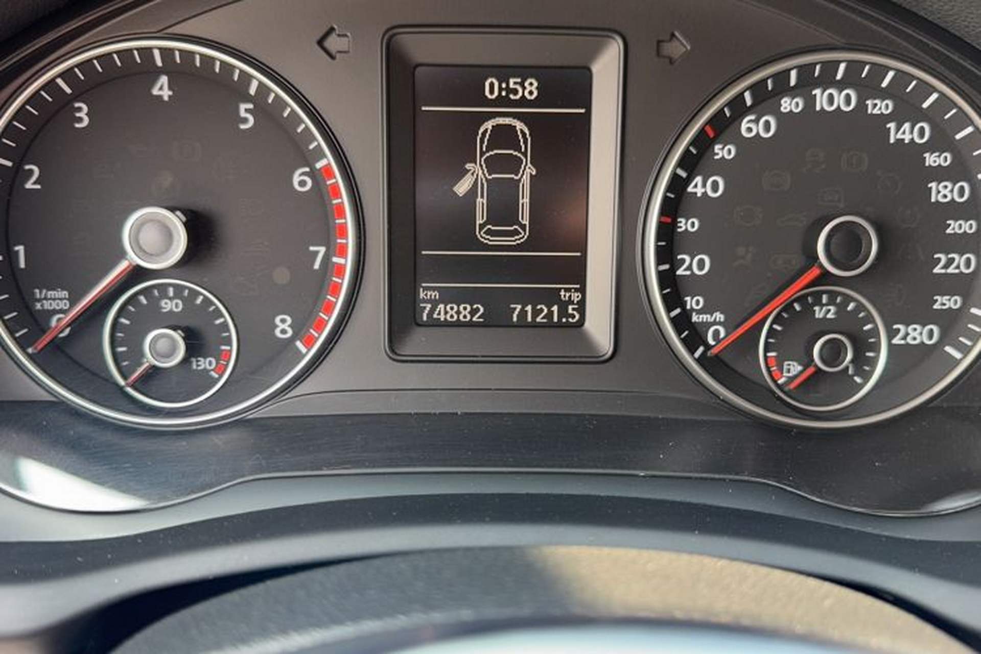 Used Volkswagen Scirocco 2011 1.4 TSI Single-Turbo Fashion Edition Odometer Close Up