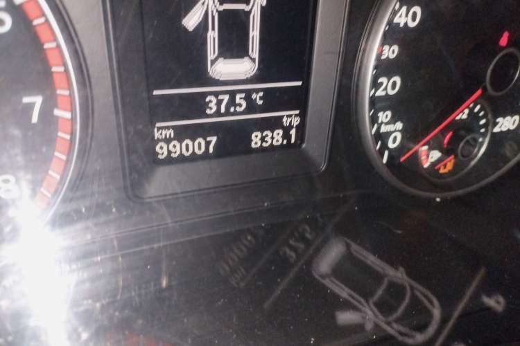 Used Volkswagen Scirocco 2011 1.4 TSI Single-Turbo Fashion Edition Odometer Close Up