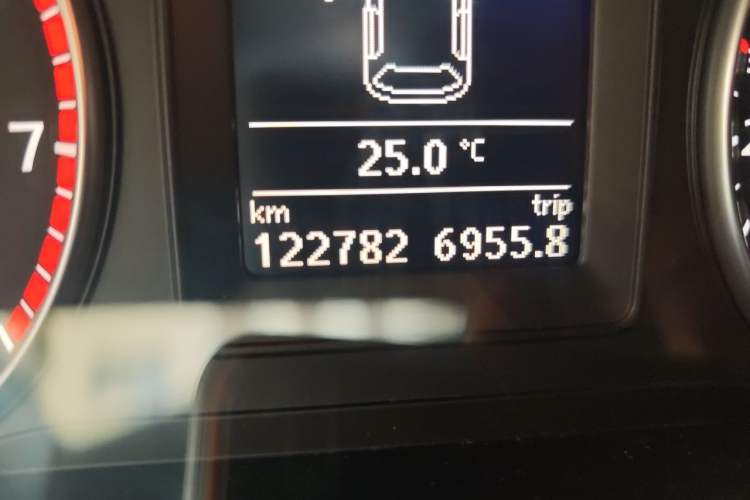 Used Volkswagen Scirocco 2011 2.0 TSI Luxury Edition Odometer Close Up