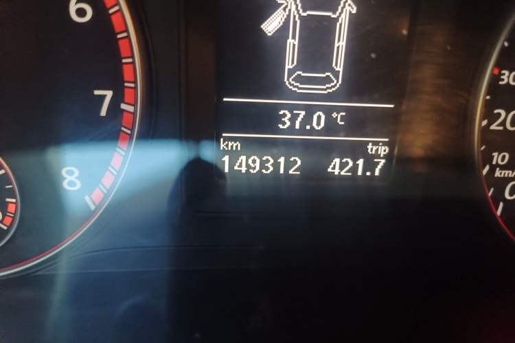 Used Volkswagen Scirocco 2011 1.4 TSI Single-Turbo Fashion Edition Odometer Close Up