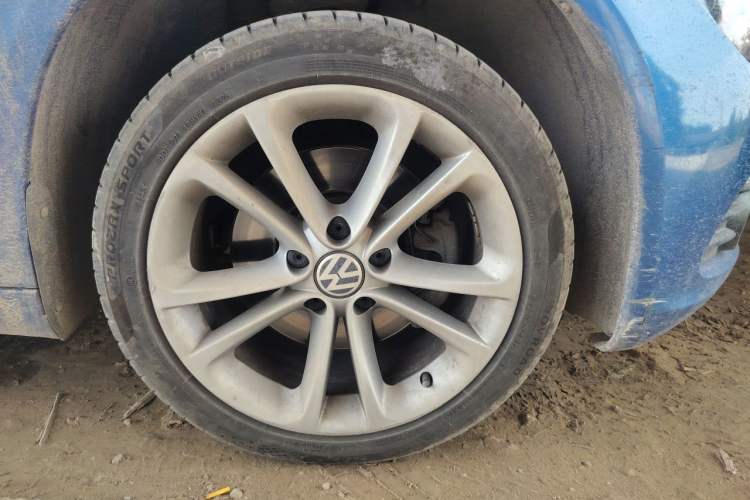 Used Volkswagen Scirocco 2011 2.0 TSI Luxury Edition Right Front Wheel Hub