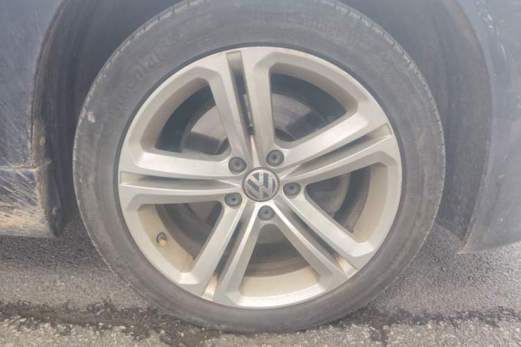 Used Volkswagen Scirocco 2011 2.0 TSI Luxury Edition Right Front Wheel Hub