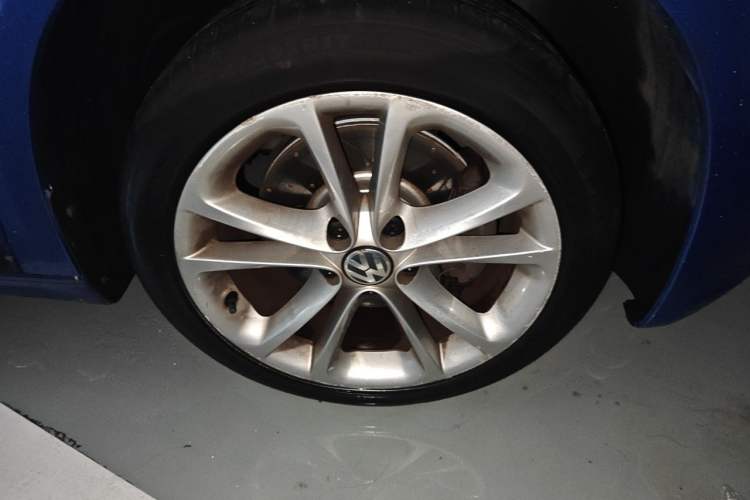 Used Volkswagen Scirocco 2011 2.0 TSI Luxury Edition Right Front Wheel Hub
