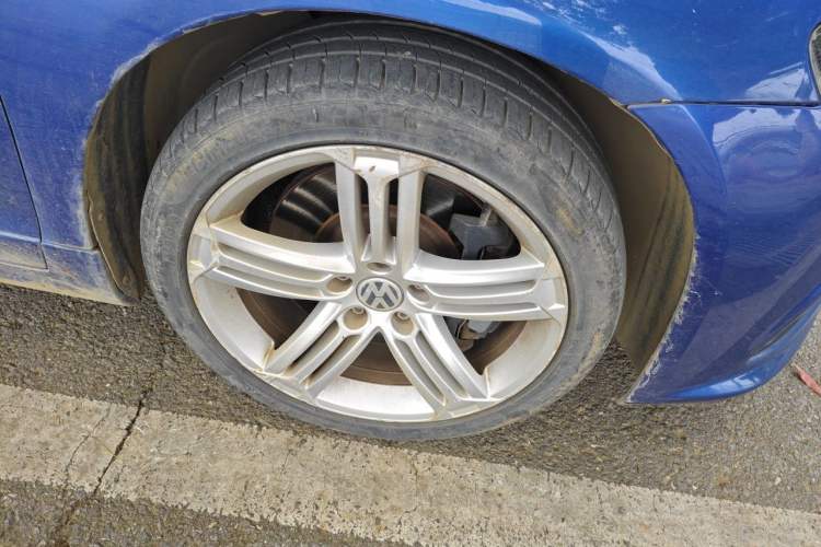 Used Volkswagen Scirocco 2011 R 2.0TSI Right Front Wheel Hub