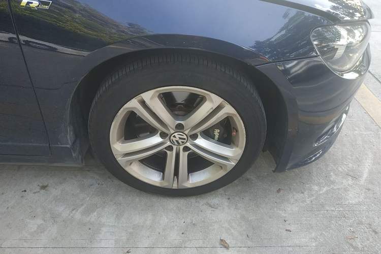 Used Volkswagen Scirocco 2011 2.0 TSI R-Line Right Front Wheel Hub
