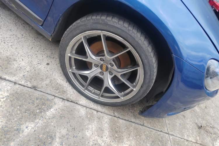 Used Volkswagen Scirocco 2011 1.4 TSI Comfort Edition Right Front Wheel Hub
