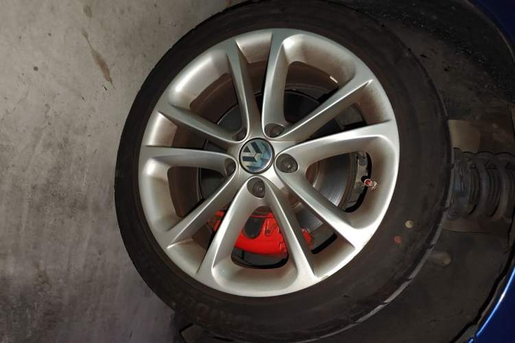 Used Volkswagen Scirocco 2011 2.0 TSI Luxury Edition Right Front Wheel Hub