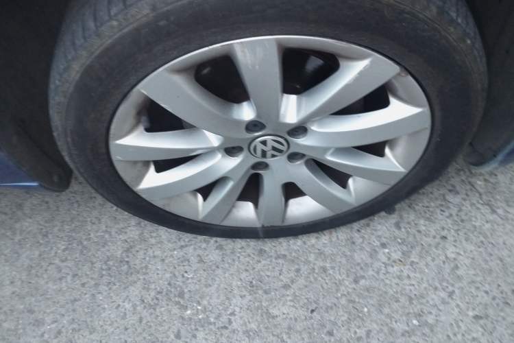 Used Volkswagen Scirocco 2011 1.4 TSI Single-Turbo Fashion Edition Right Front Wheel Hub