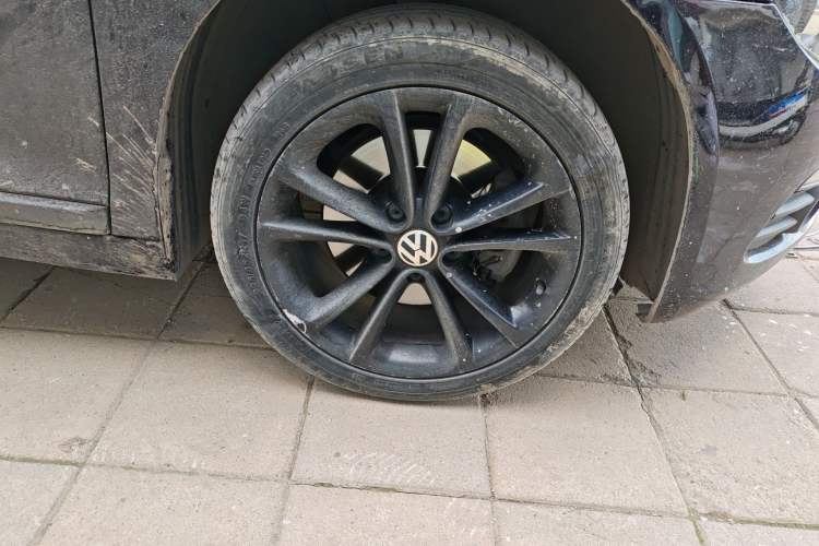 Used Volkswagen Scirocco  Right Front Wheel Hub