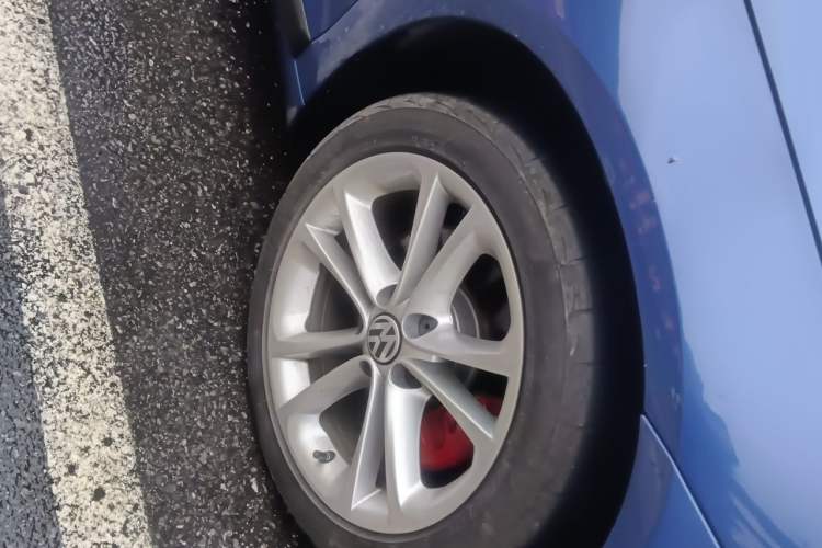 Used Volkswagen Scirocco 2011 2.0 TSI R-Line Right Front Wheel Hub