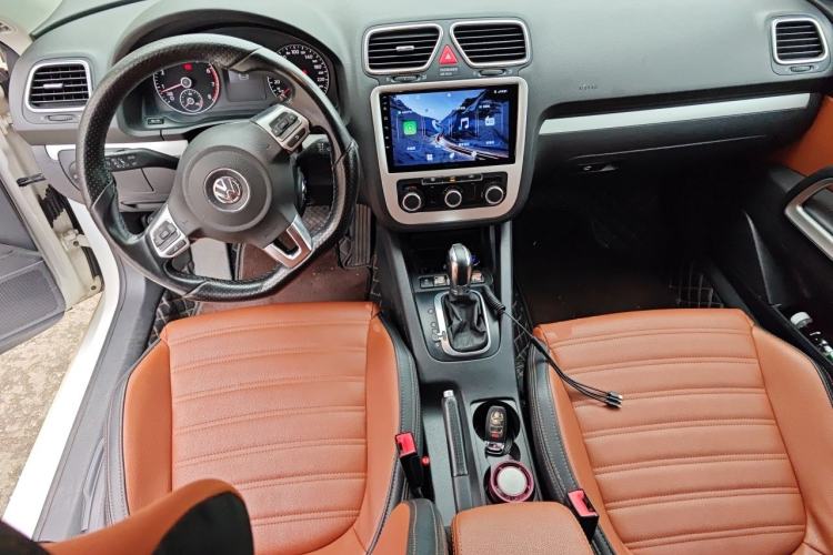 Used Volkswagen Scirocco 2011 1.4 TSI Single-Turbo Fashion Edition Center Console