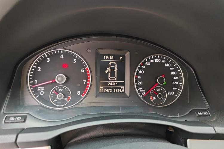 Used Volkswagen Scirocco 2011 1.4 TSI Single-Turbo Fashion Edition Instrument Cluster