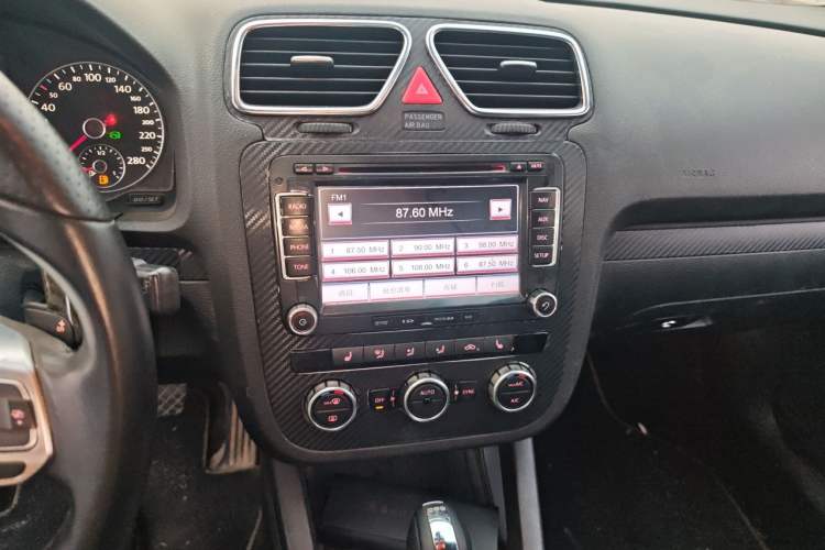 Used Volkswagen Scirocco 2011 2.0 TSI Luxury Edition Audio And AC Panel