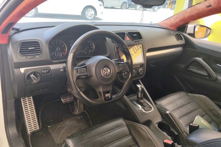 Used Volkswagen Scirocco 2011 R 2.0TSI Center Console