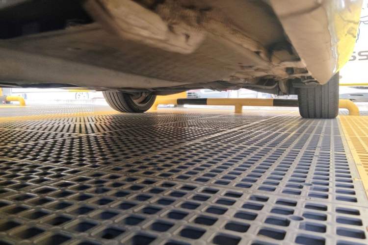 Used Volkswagen Scirocco 2011 R 2.0TSI Chassis Front Left