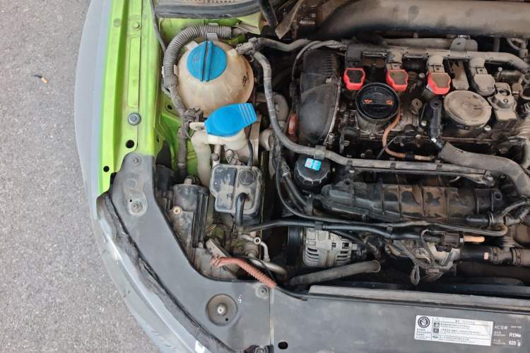 Used Volkswagen Scirocco 2011 2.0 TSI Luxury Edition Engine Bay Right