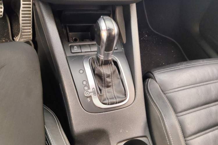 Used Volkswagen Scirocco 2011 R 2.0TSI Gear Lever