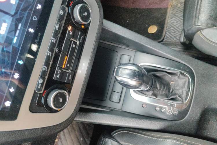 Used Volkswagen Scirocco 2011 2.0 TSI Luxury Edition Gear Lever