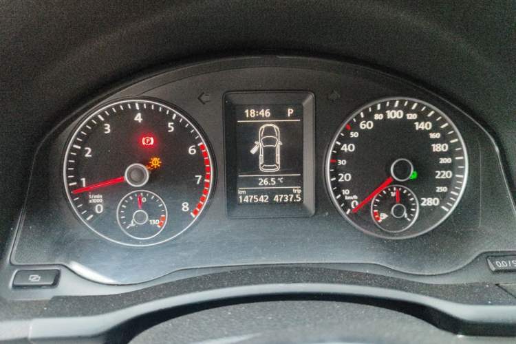 Used Volkswagen Scirocco 2011 2.0 TSI Luxury Edition Odometer Close Up