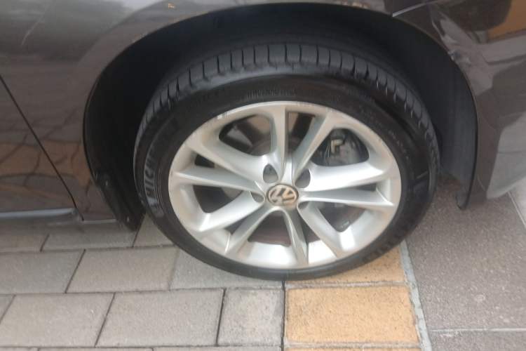 Used Volkswagen Scirocco 2011 2.0 TSI R-Line Right Front Wheel Hub