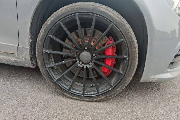 Used Volkswagen Scirocco 2011 2.0 TSI Luxury Edition Right Front Wheel Hub