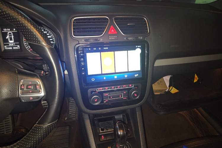 Used Volkswagen Scirocco 2011 2.0 TSI R-Line Audio And AC Panel