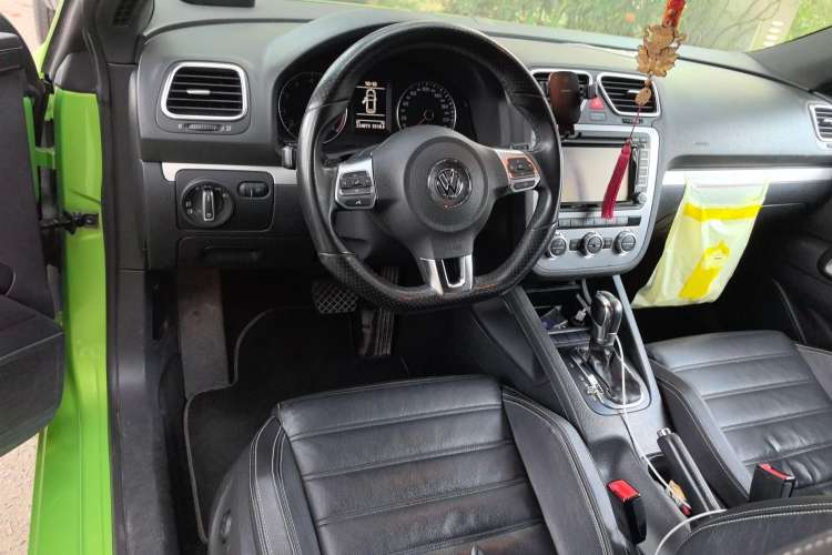 Used Volkswagen Scirocco 2011 2.0 TSI Luxury Edition Center Console