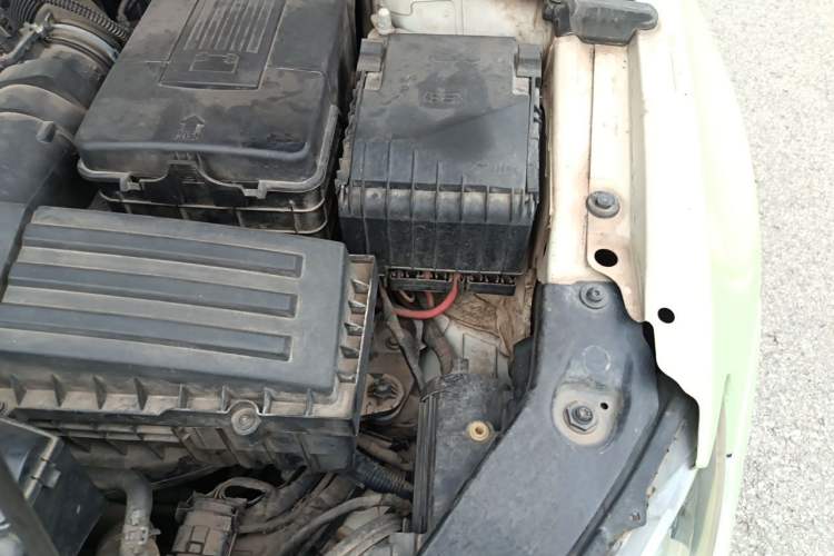 Used Volkswagen Scirocco 2011 2.0 TSI R-Line Engine Bay Left
