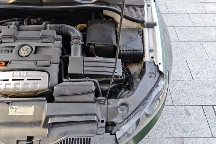 Used Volkswagen Scirocco 2011 1.4 TSI Comfort Edition Engine Bay Left