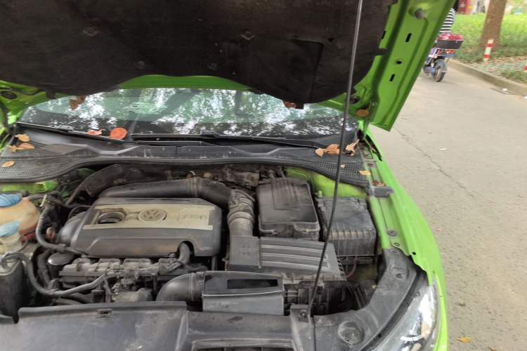 Used Volkswagen Scirocco 2011 2.0 TSI Luxury Edition Engine Bay Left