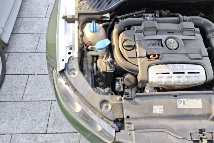 Used Volkswagen Scirocco 2011 1.4 TSI Comfort Edition Engine Bay Right