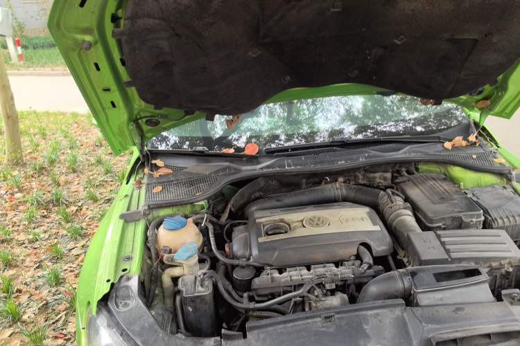 Used Volkswagen Scirocco 2011 2.0 TSI Luxury Edition Engine Bay Right