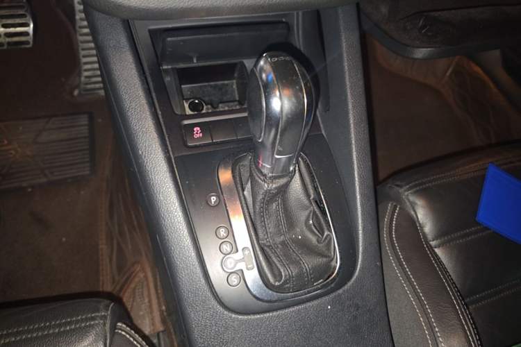Used Volkswagen Scirocco 2011 2.0 TSI R-Line Gear Lever