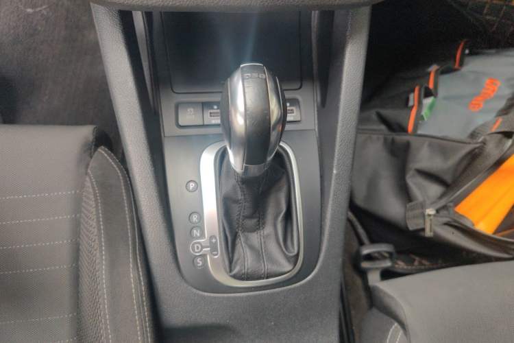 Used Volkswagen Scirocco 2011 1.4 TSI Single-Turbo Fashion Edition Gear Lever