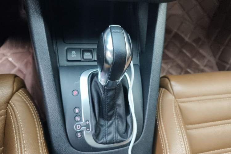 Used Volkswagen Scirocco 2011 1.4 TSI Single-Turbo Fashion Edition Gear Lever