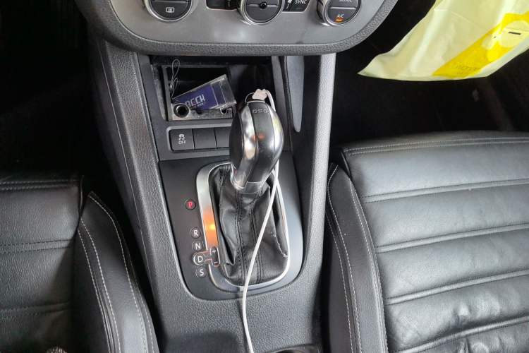 Used Volkswagen Scirocco 2011 2.0 TSI Luxury Edition Gear Lever