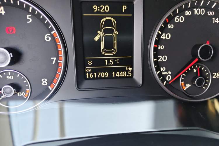 Used Volkswagen Scirocco 2011 1.4 TSI Comfort Edition Odometer Close Up