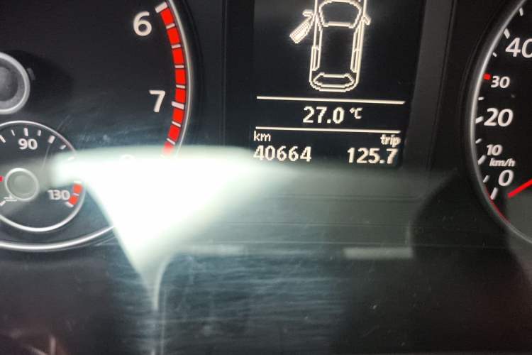 Used Volkswagen Scirocco 2011 1.4 TSI Single-Turbo Fashion Edition Odometer Close Up