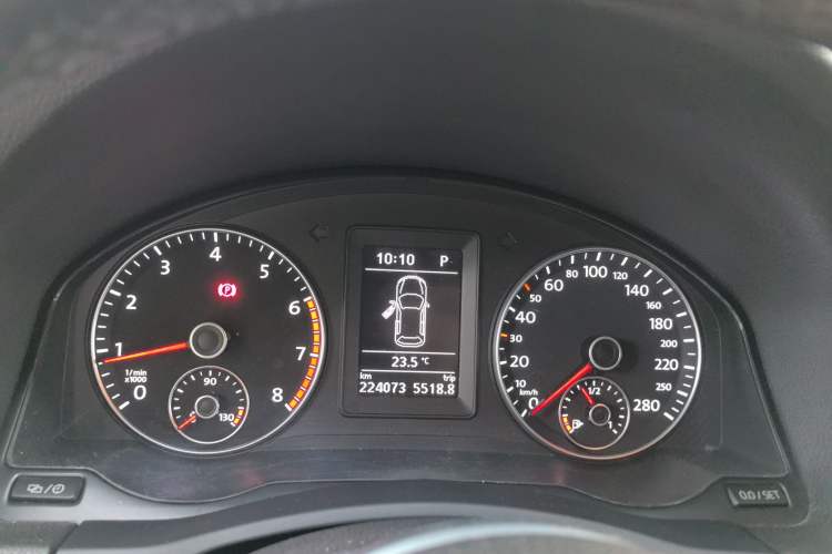 Used Volkswagen Scirocco 2011 2.0 TSI Luxury Edition Odometer Close Up