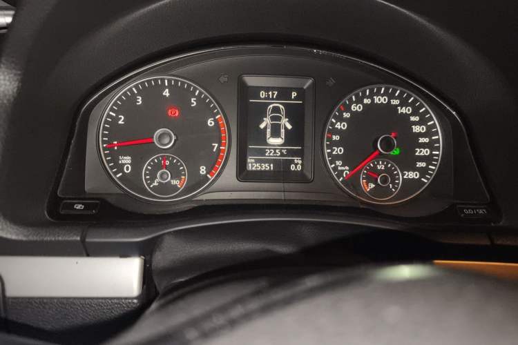 Used Volkswagen Scirocco 2011 1.4 TSI Single-Turbo Fashion Edition Odometer Close Up