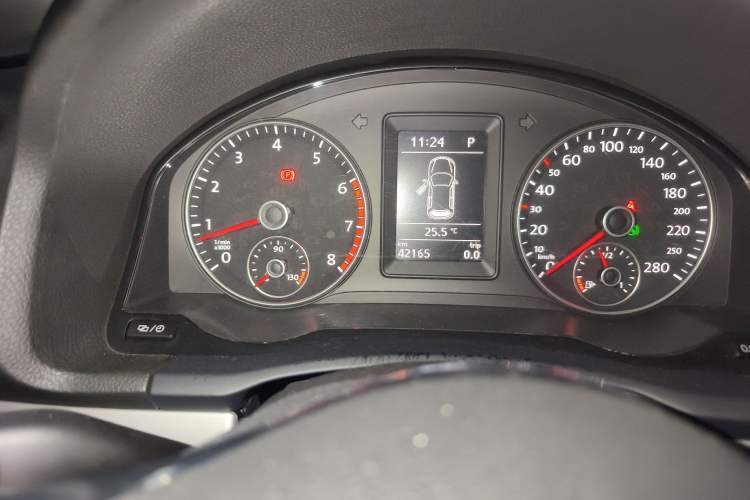 Used Volkswagen Scirocco 2011 1.4 TSI Single-Turbo Fashion Edition Odometer Close Up