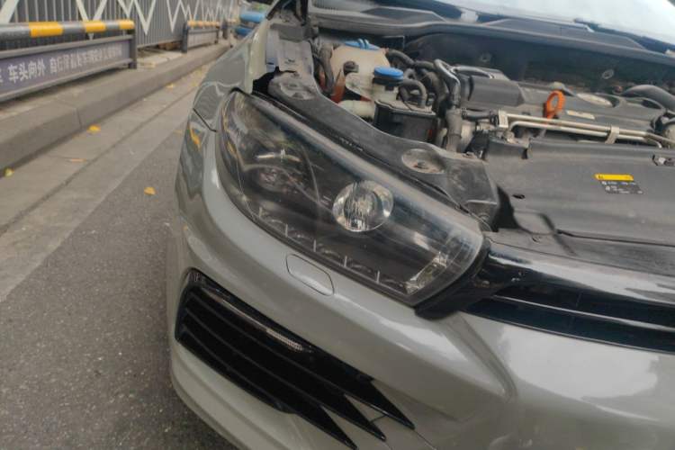 Used Volkswagen Scirocco 2011 1.4 TSI Single-Turbo Fashion Edition Right Front Headlight