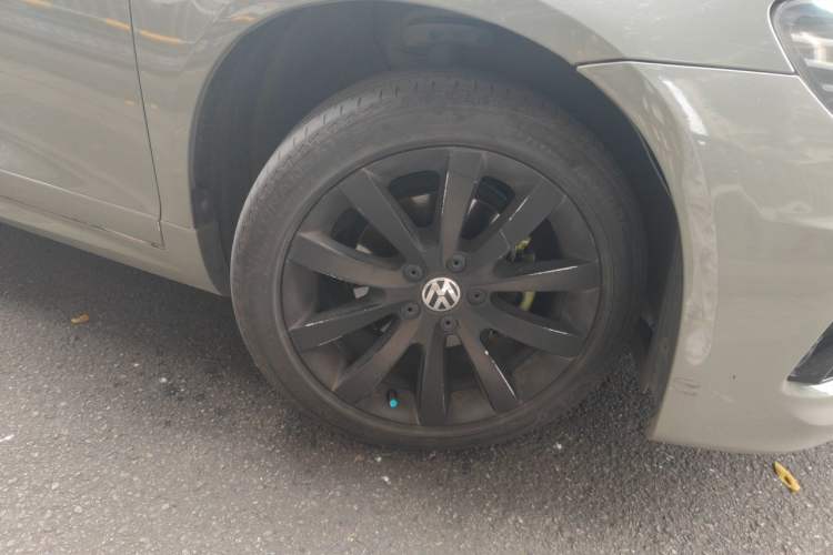 Used Volkswagen Scirocco 2011 1.4 TSI Single-Turbo Fashion Edition Right Front Wheel Hub