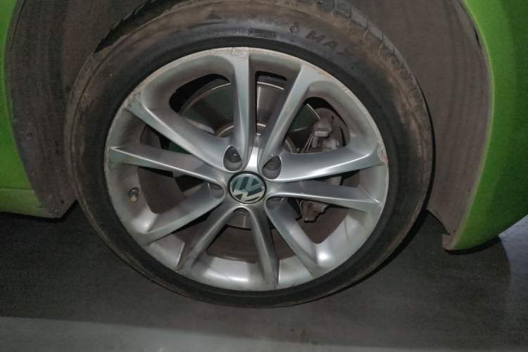Used Volkswagen Scirocco 2011 2.0 TSI Luxury Edition Right Front Wheel Hub