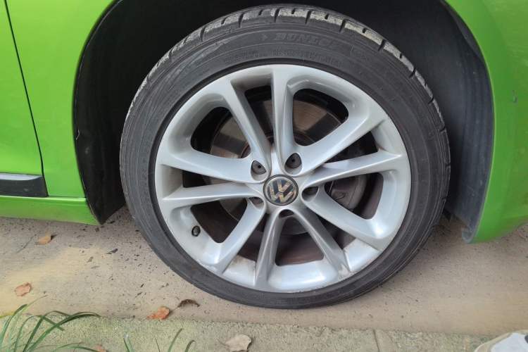 Used Volkswagen Scirocco 2011 2.0 TSI Luxury Edition Right Front Wheel Hub